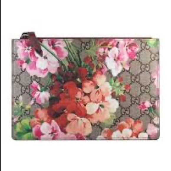 Gucci Canvas GG Blooms Flat Pouch - Picture 1 of 4